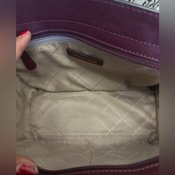 Michael Kors Burgundy Salma Medium Handbag and Wallet Set - Picture 4 of 13